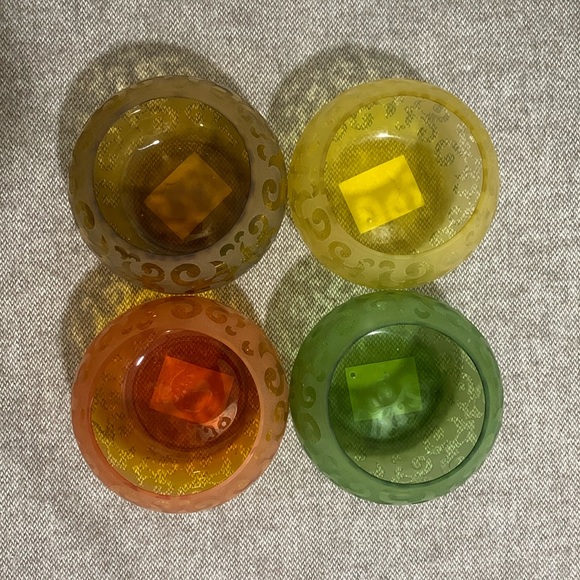 MIKASA Set of 4 Colored Frosted Damask Glass Votive Holders with Candles!🕯️ - Picture 9 of 14